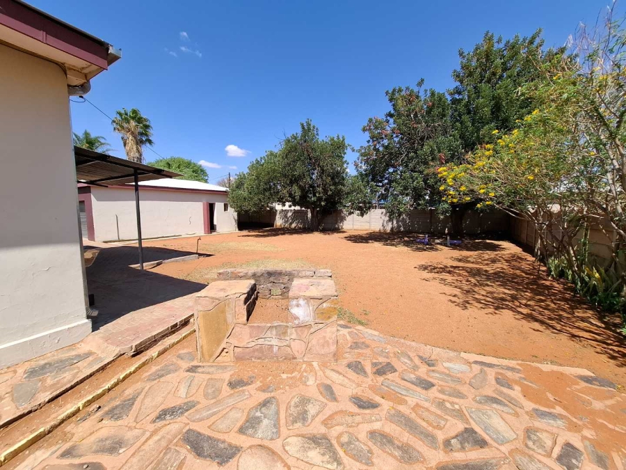 4 Bedroom Property for Sale in Die Rand Northern Cape